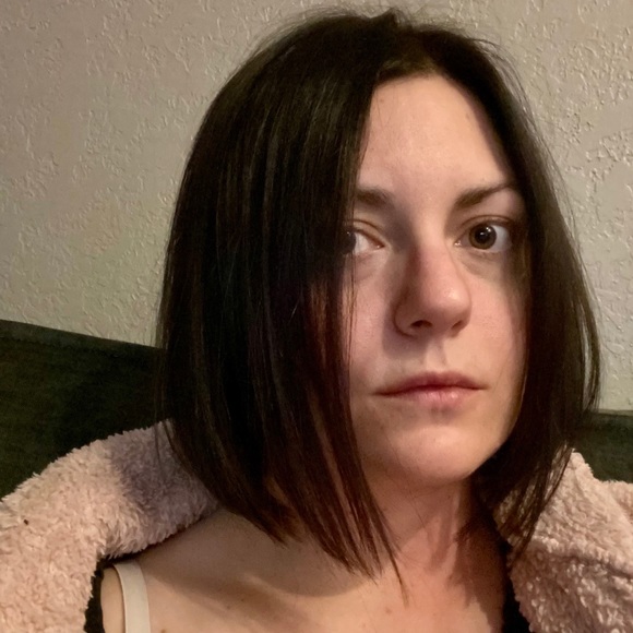 Meet your Posher, Lacee of Glass Haus - Picture 2 of 2